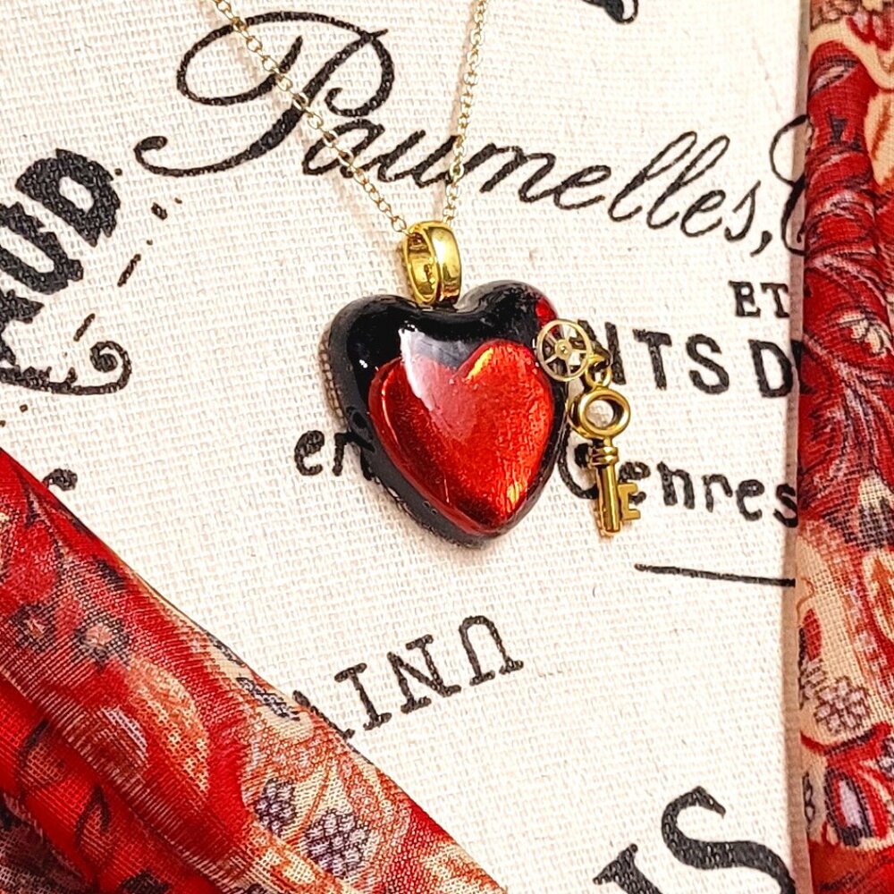 Valentine's Day Red Heart Resin Pendant Necklace NWT